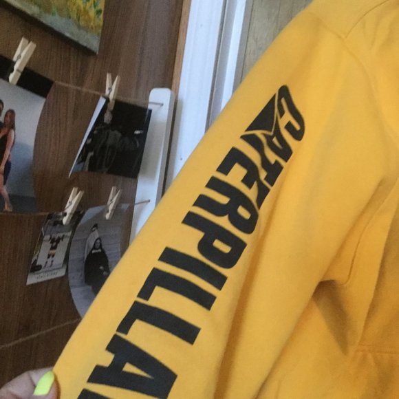 CAT full zip hoodie yellow size 2X in great used condition logo down sleeve - Picture 3 of 5
